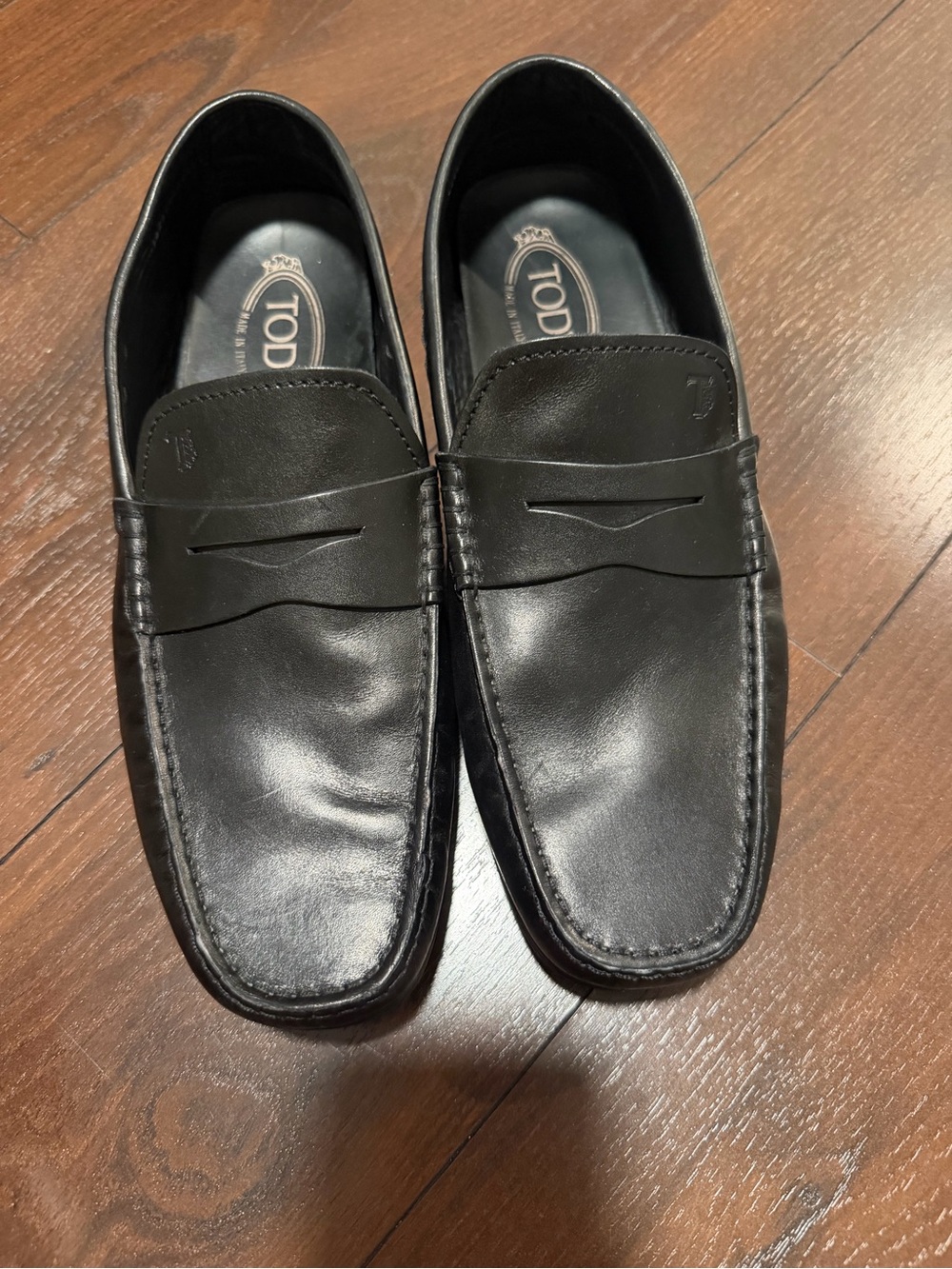 TOD'S Black Leather T Logo Gommino Penny Loafers
Driving Shoes Men's UK 8.5 US 9